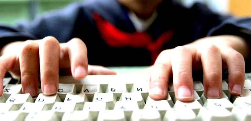 acoso menores redes sociales